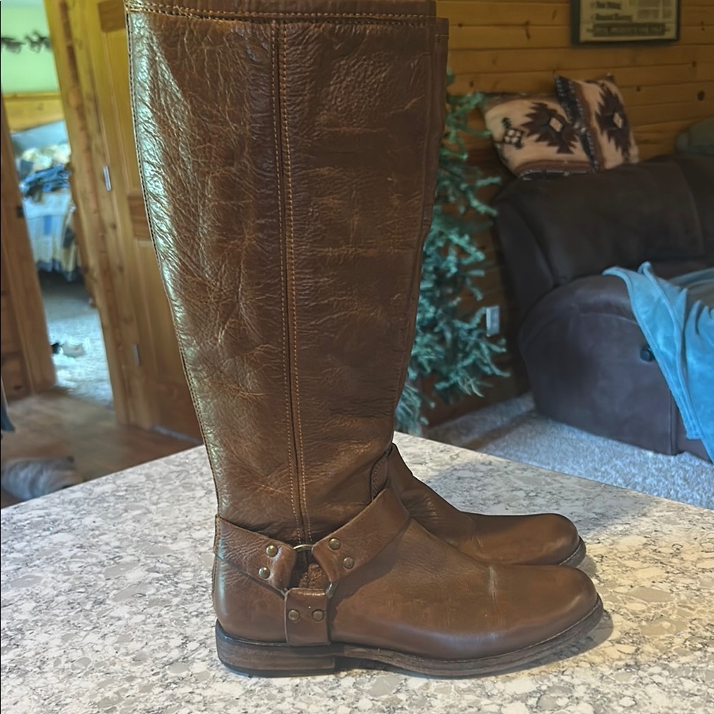 FRYE AND CO. Chestnut Leather Riding Boots